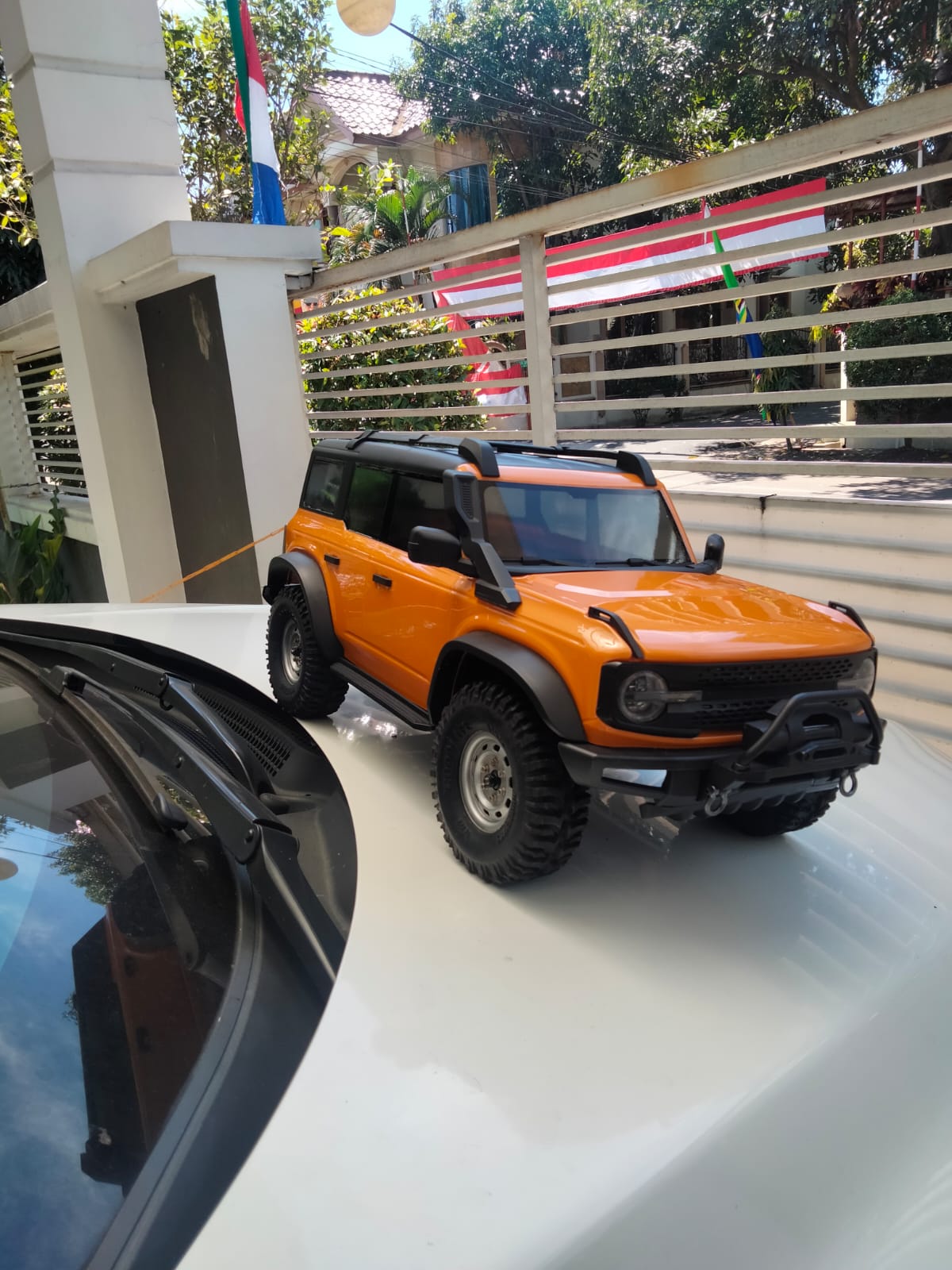 Mainan mobil