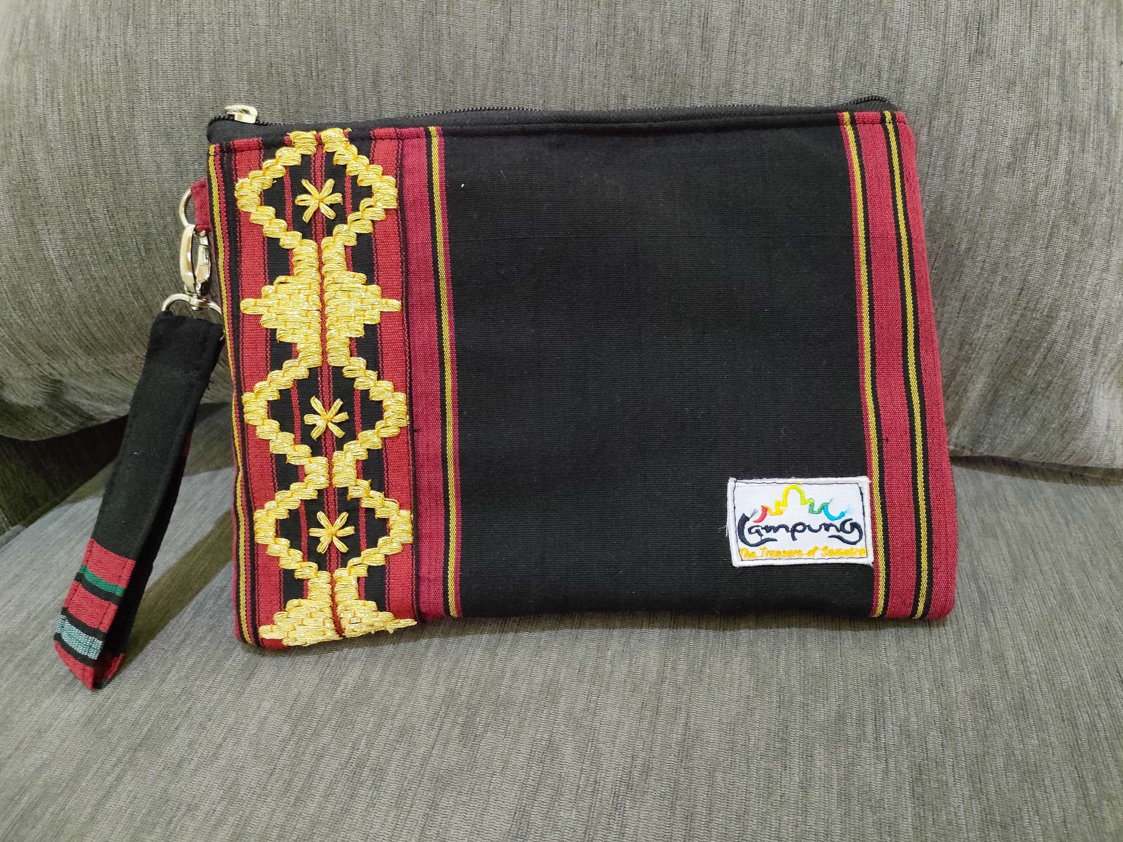 Pouch 