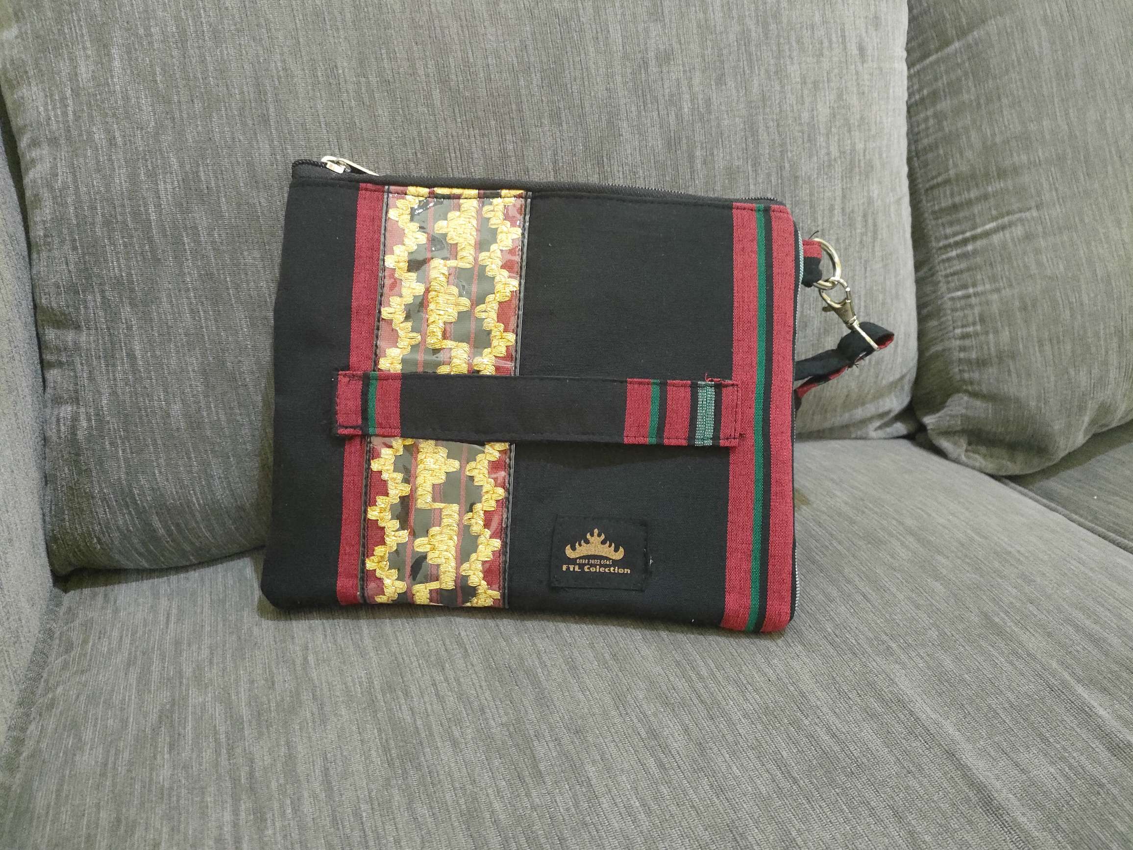 Pouch 