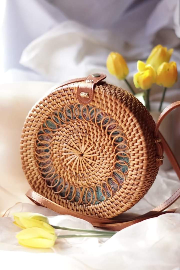 Tas Rotan Bundar