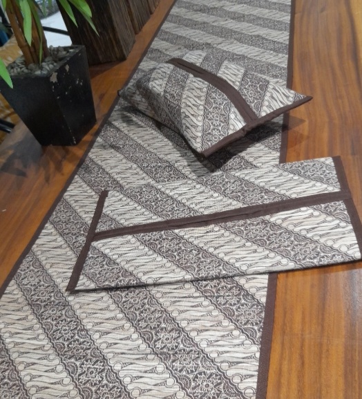 Taplak meja set