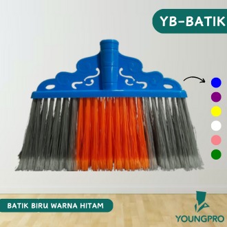 Sapu lantai, gantungan baju, gayung