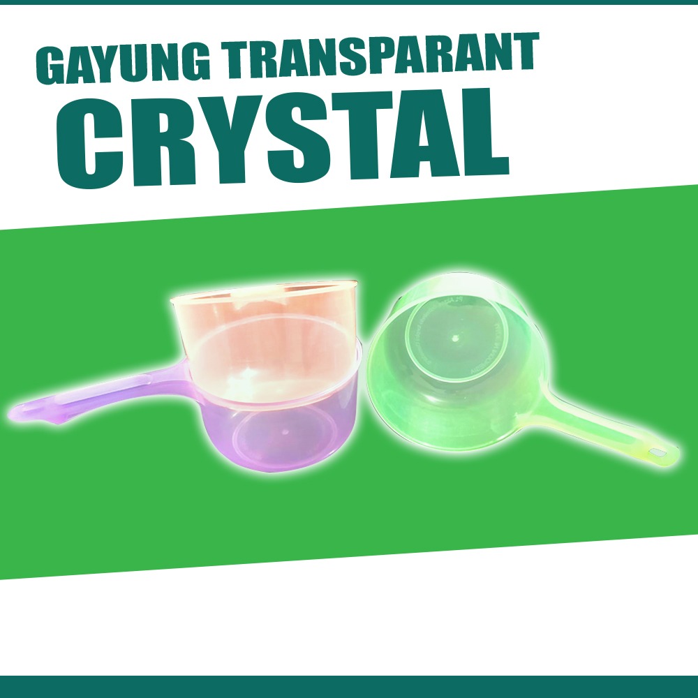 Sapu lantai, gantungan baju, gayung