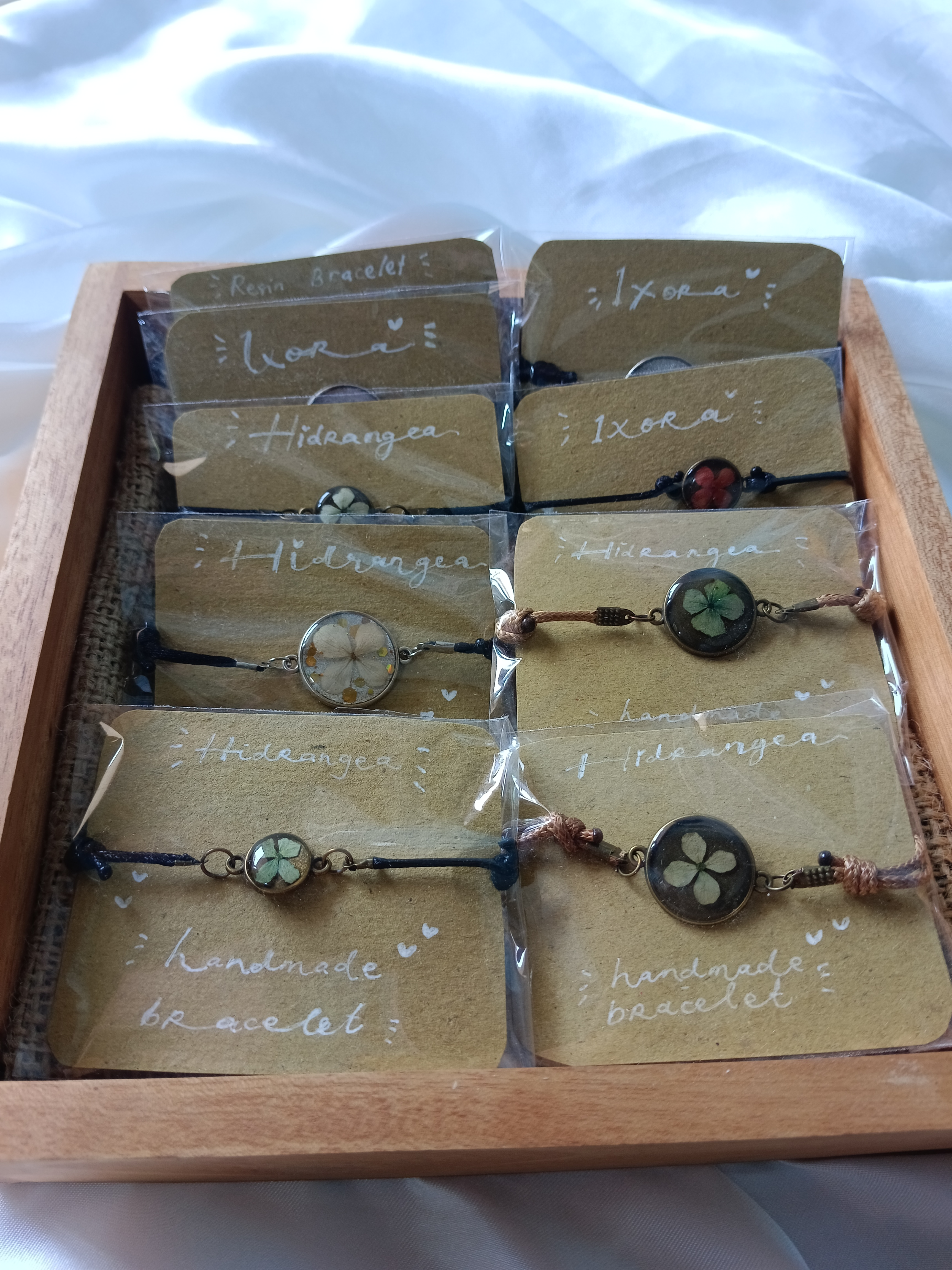 Gelang resin tali giok