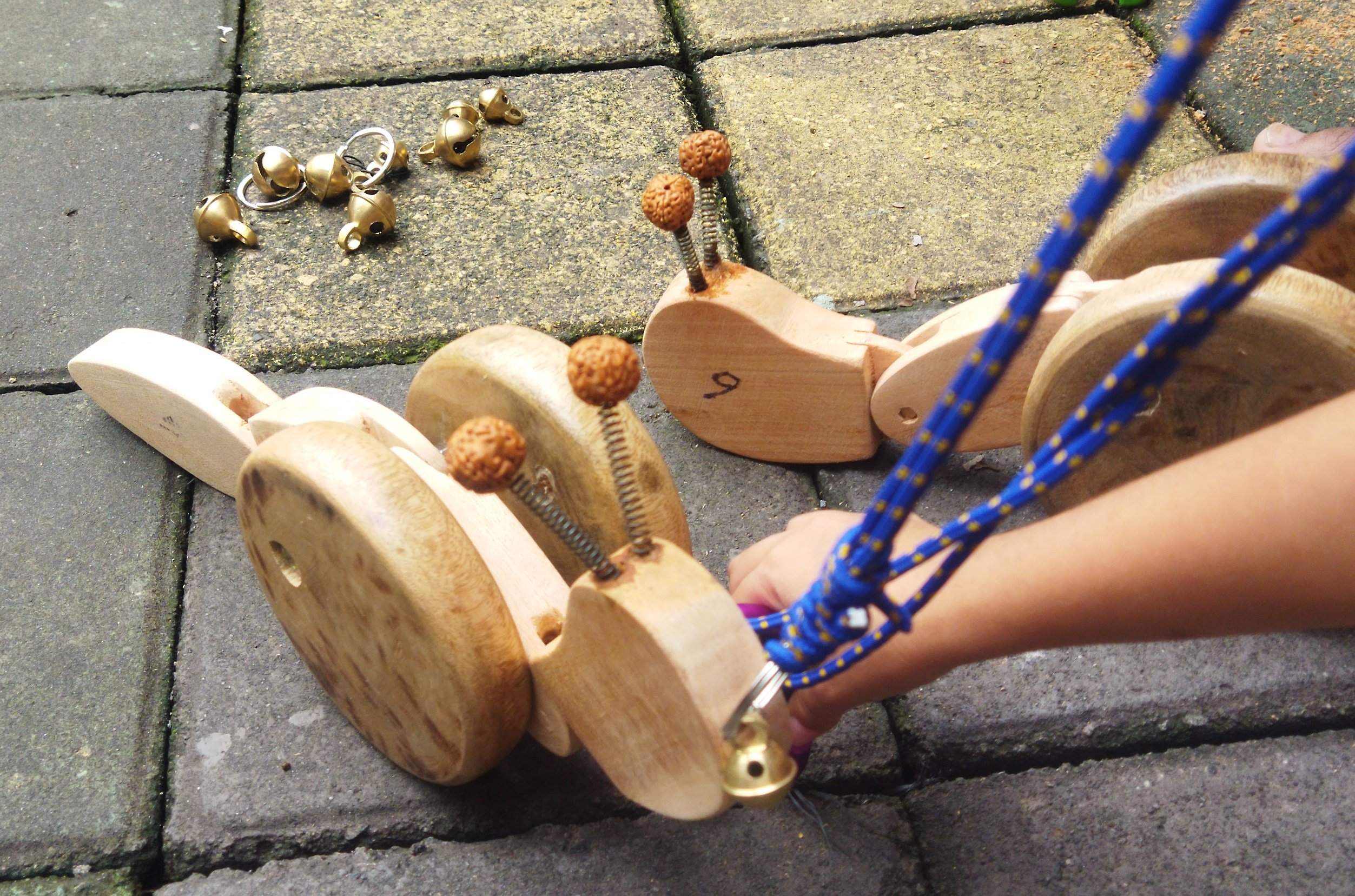 Mainan Siput Kayu