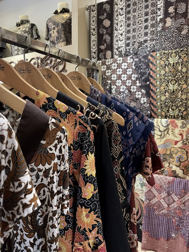 Lira Butik Batik