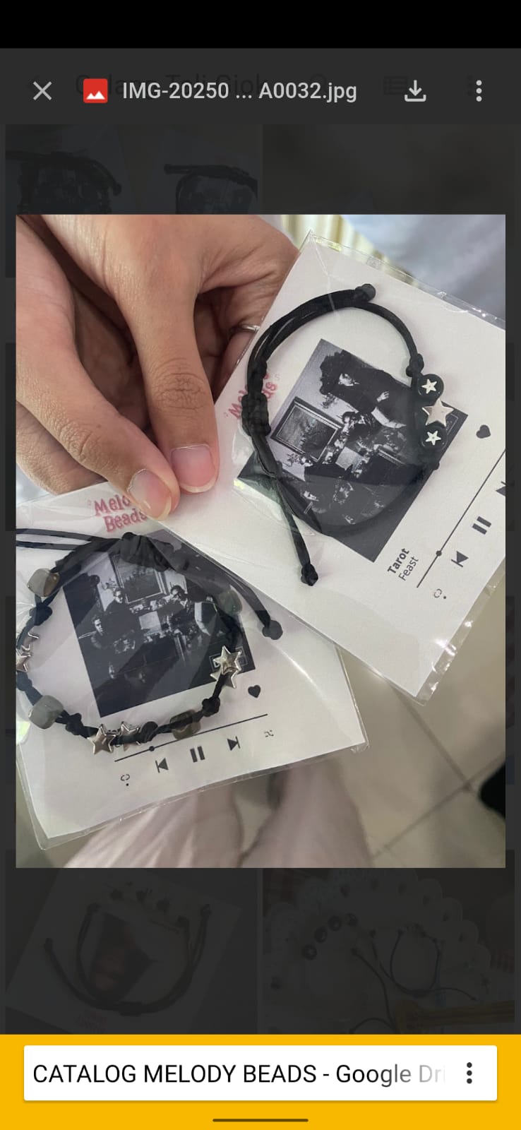 Gelang ronce dan tali elastis dan tali