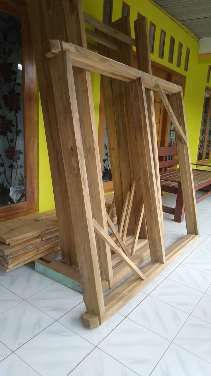 Kusen jati perhutani