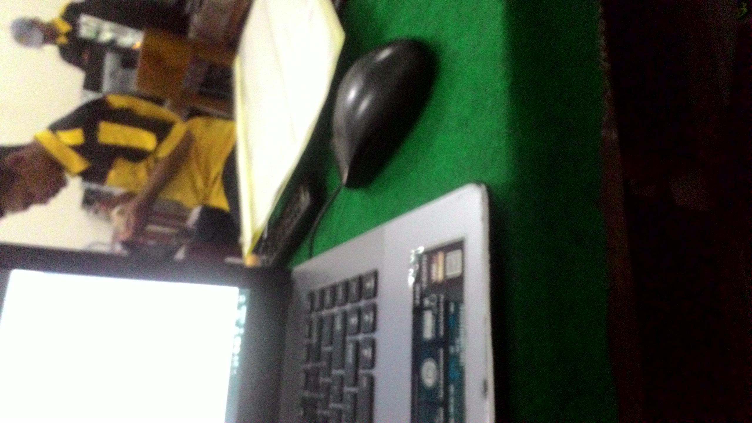 Service komputer