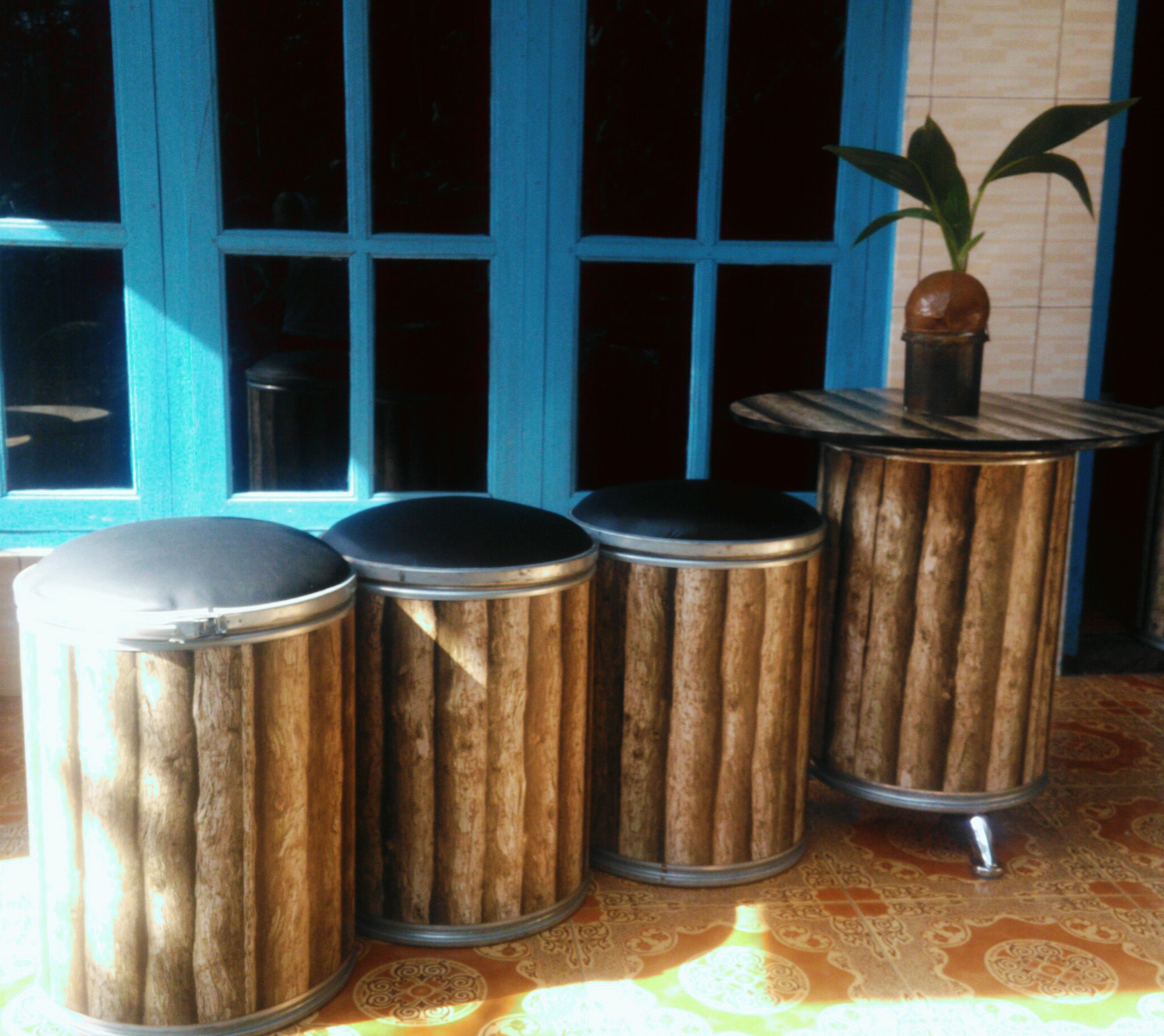 Kursi tong karton
