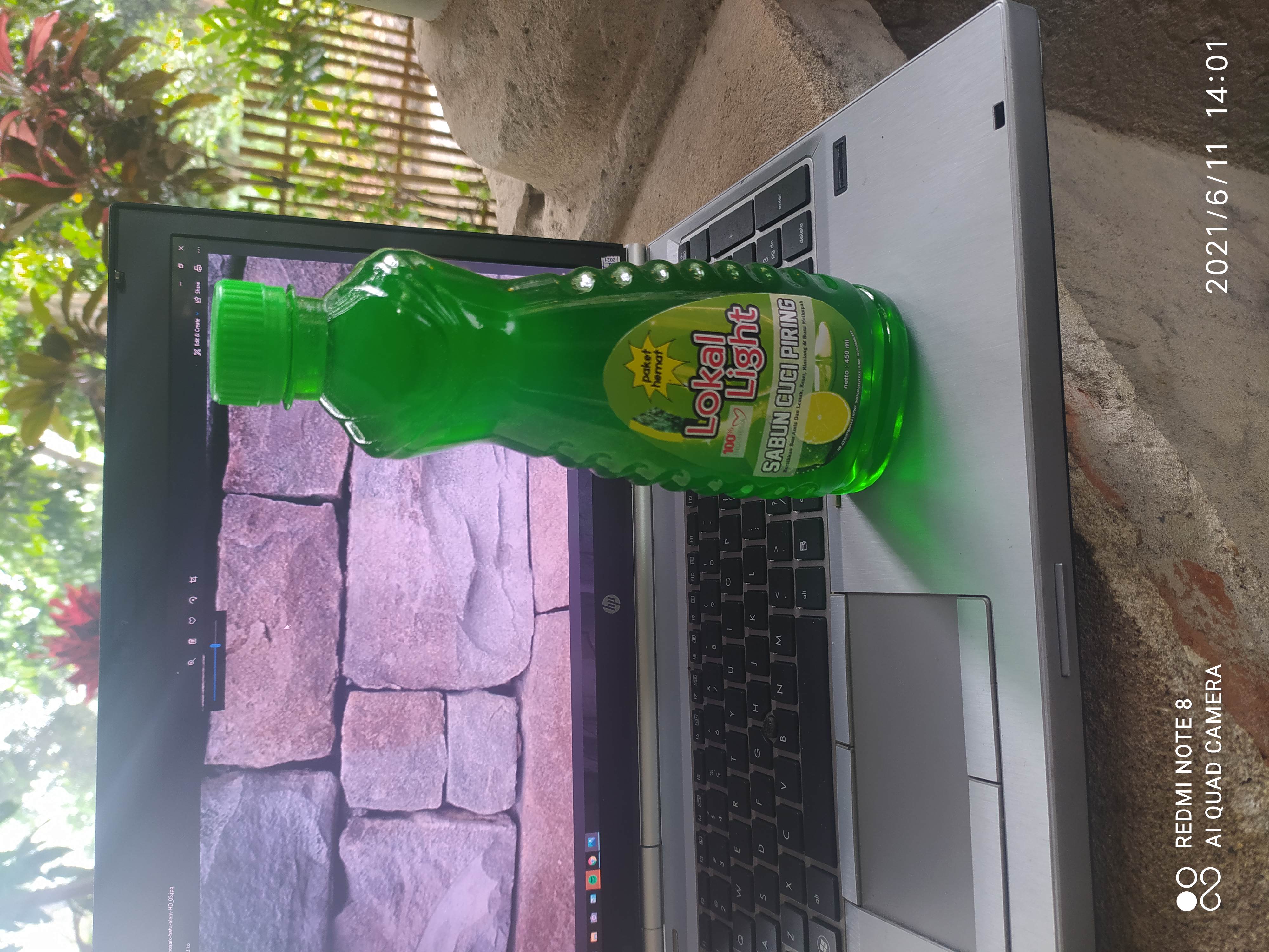 Sabun pembersih local chemical