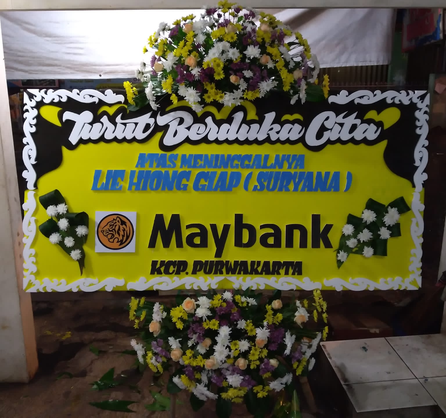 Karangan bunga papan