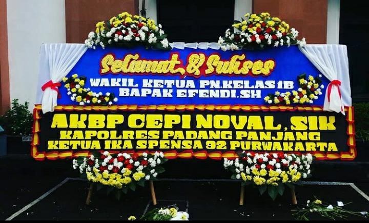 Karangan bunga papan