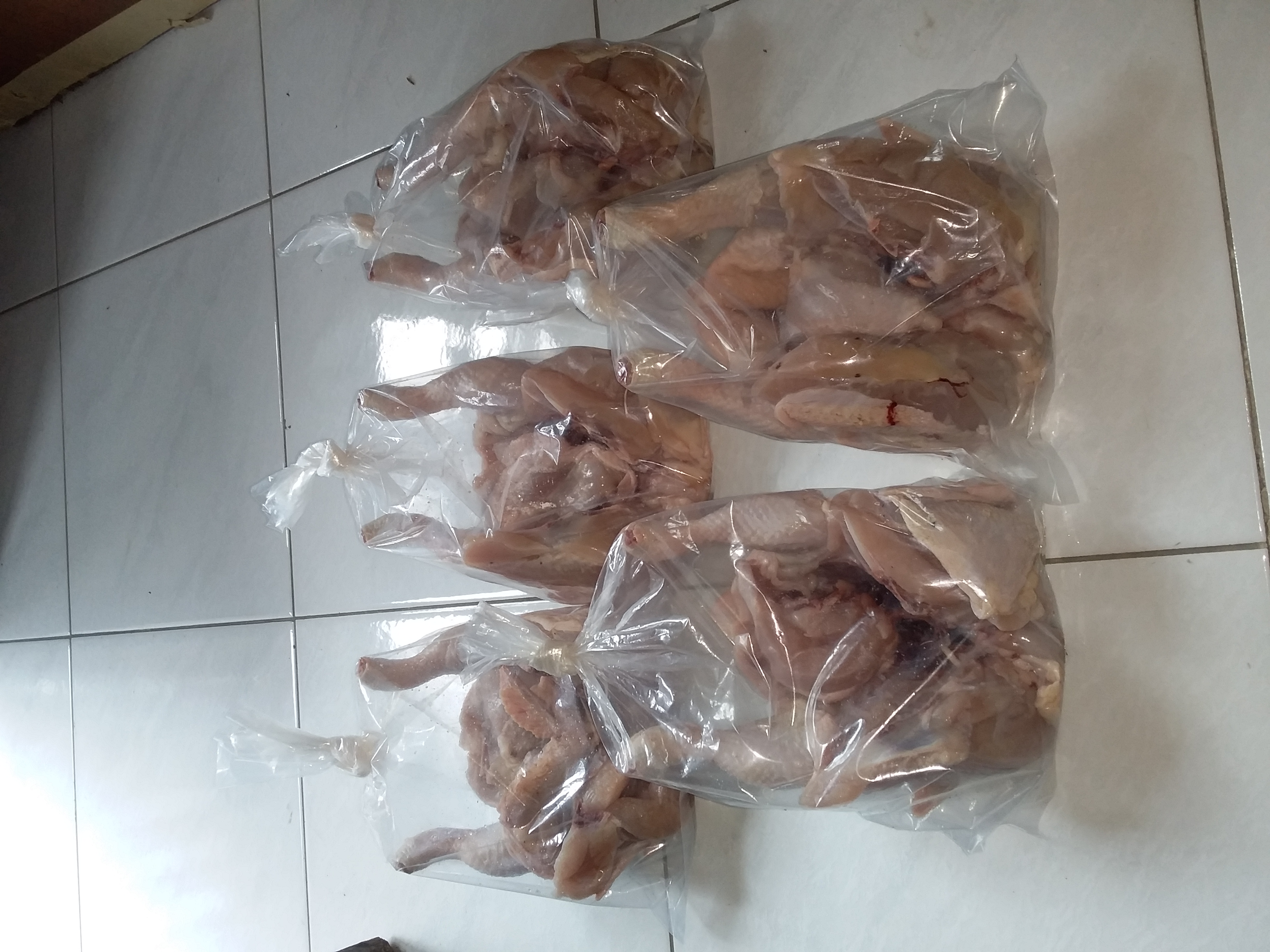 Daging Ayam Segar Kakak Farm