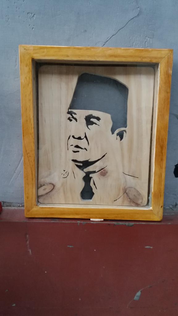 Foto Ukir Kayu Ukran 20x25cm
