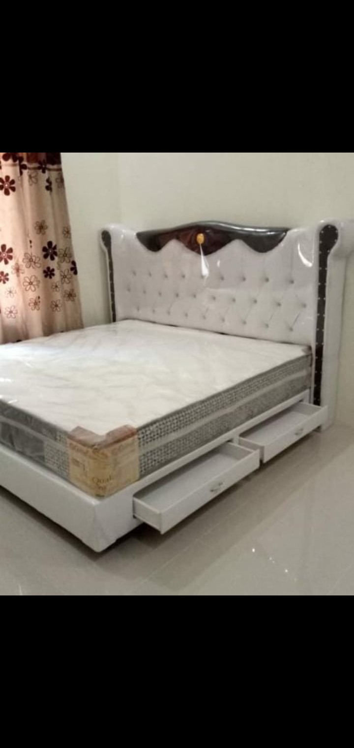 Dipan dan spring bed