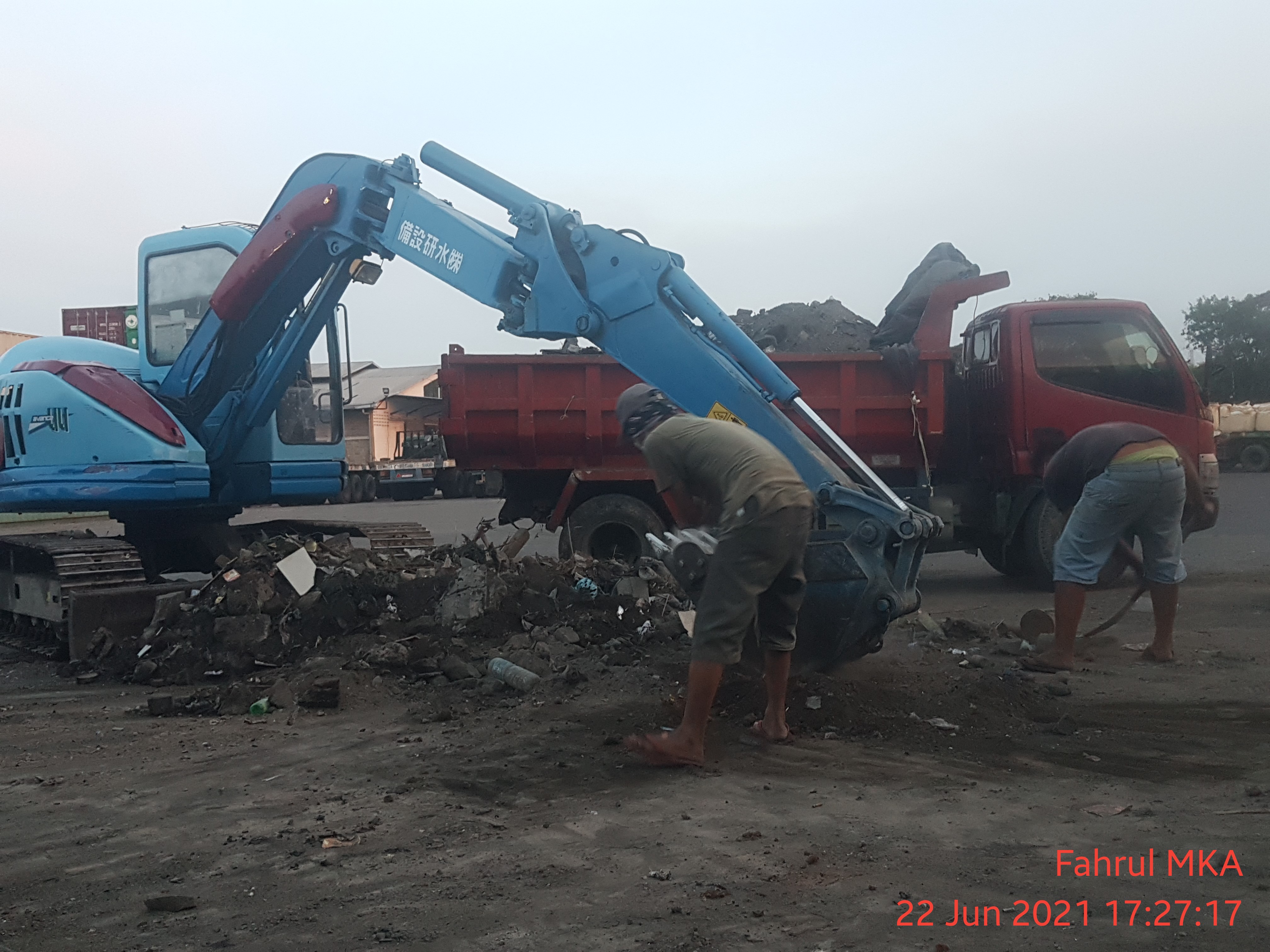 Jasa pembersihan proyek