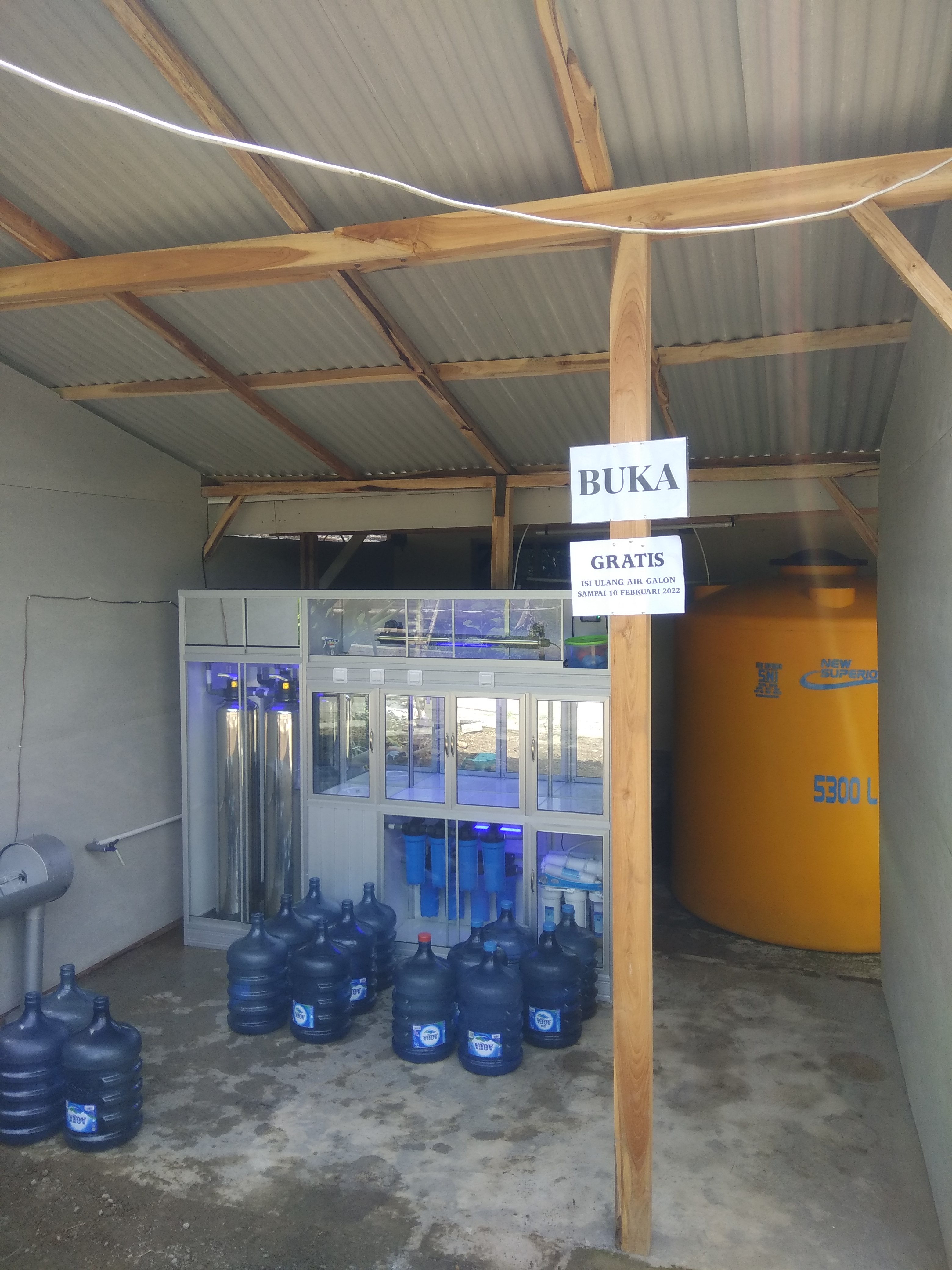 Isi ulang air minum 