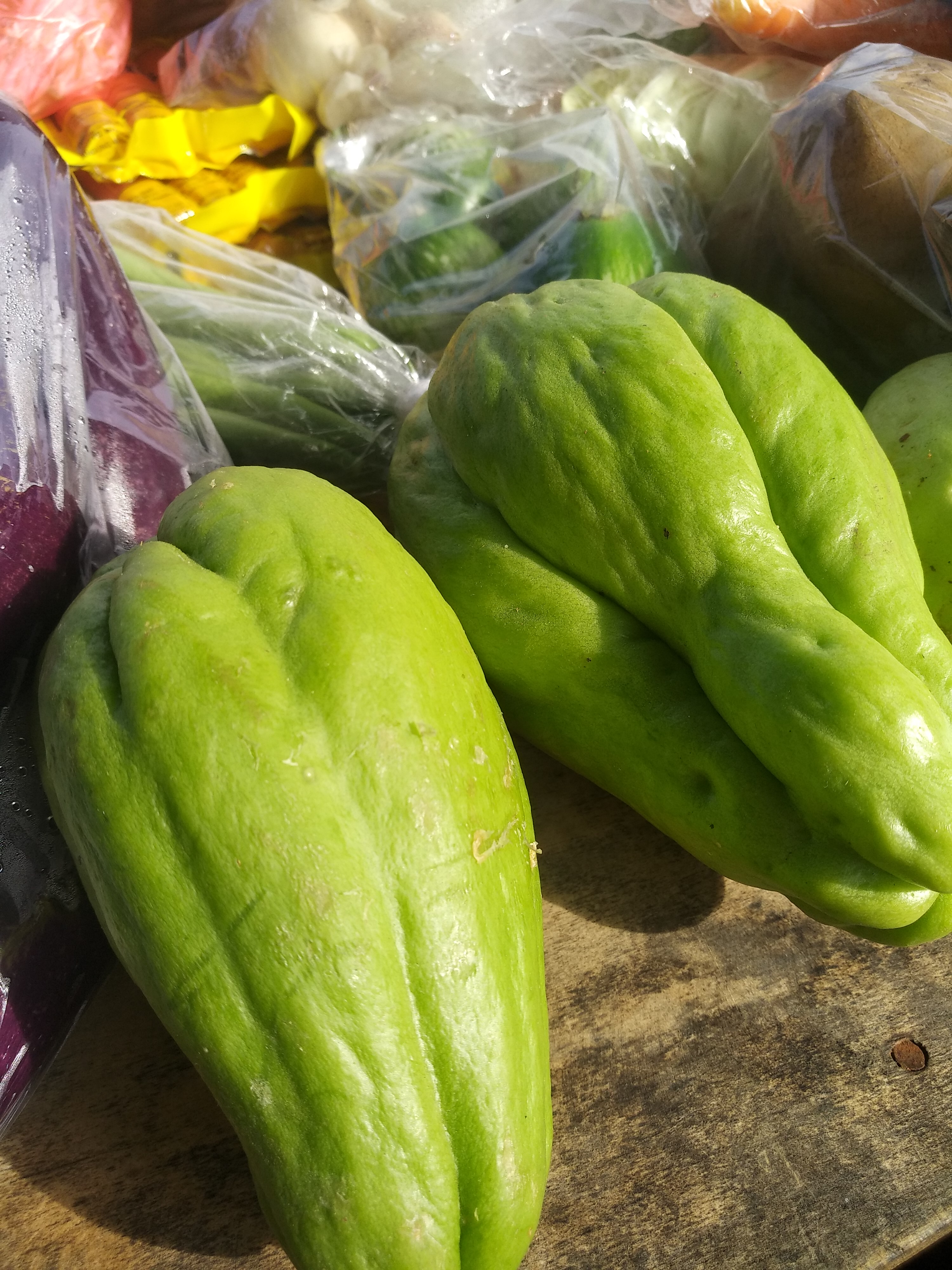 Kangkung, saosin, sawi putih, kol, waluh sayur