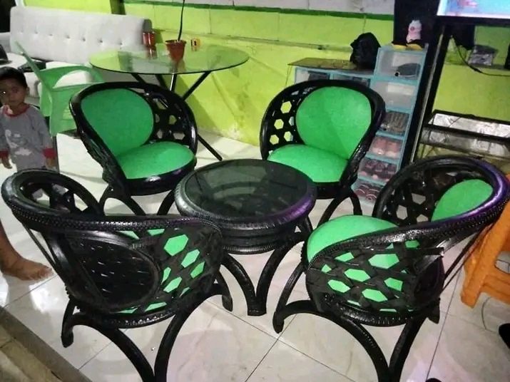 KURSI DARI BAN MOBIL BEKAS/KURSI TERAS MINIMALIS/KURSI TAMAN UNIK
