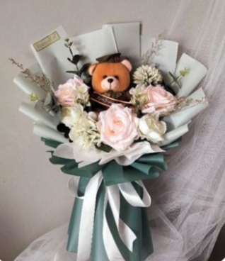 bouqed wisuda